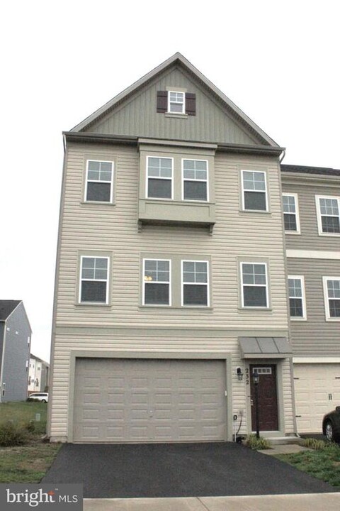232 Parkland Dr in Stephenson, VA - Foto de edificio