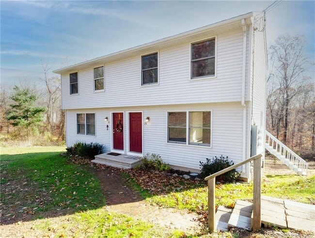 75 Daniel St in East Hampton, CT - Building Photo - Building Photo