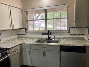 4114 Dacca Dr in Houston, TX - Building Photo - Building Photo