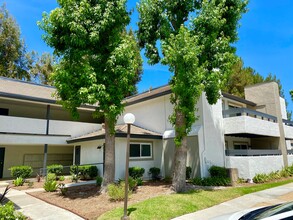 The Linden Apartments in Newbury Park, CA - Foto de edificio - Building Photo