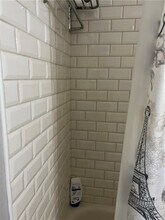 811 NE 14th Pl in Fort Lauderdale, FL - Foto de edificio - Building Photo