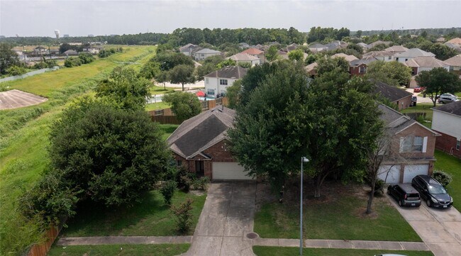 1103 Sun Prairie Dr in Houston, TX - Building Photo - Building Photo