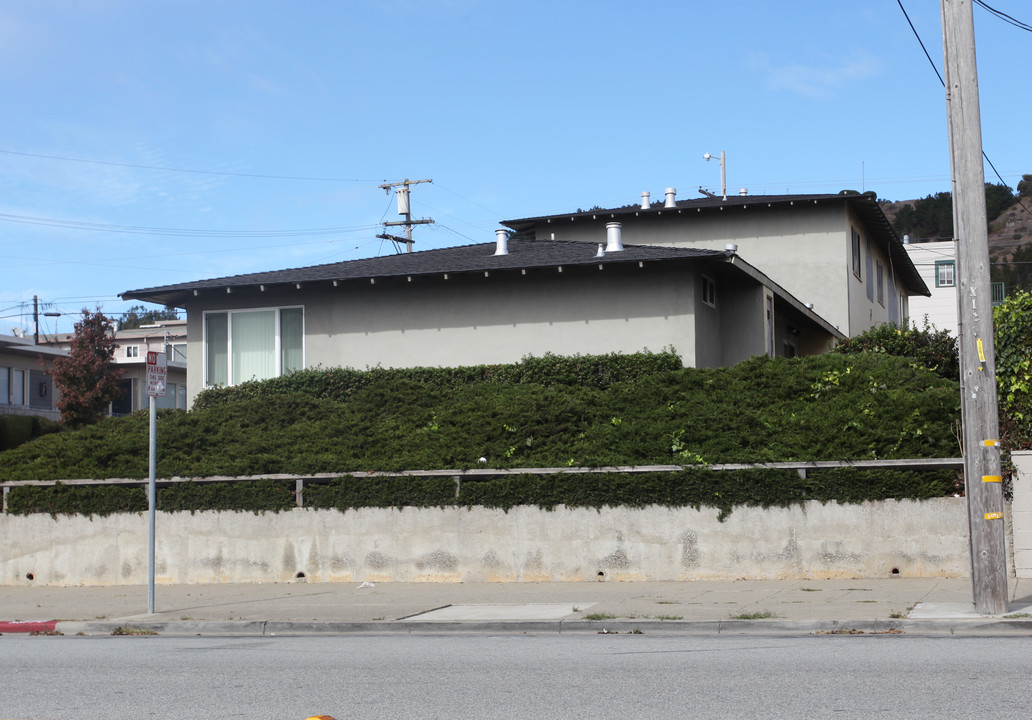 300 Locust Ave in South San Francisco, CA - Foto de edificio