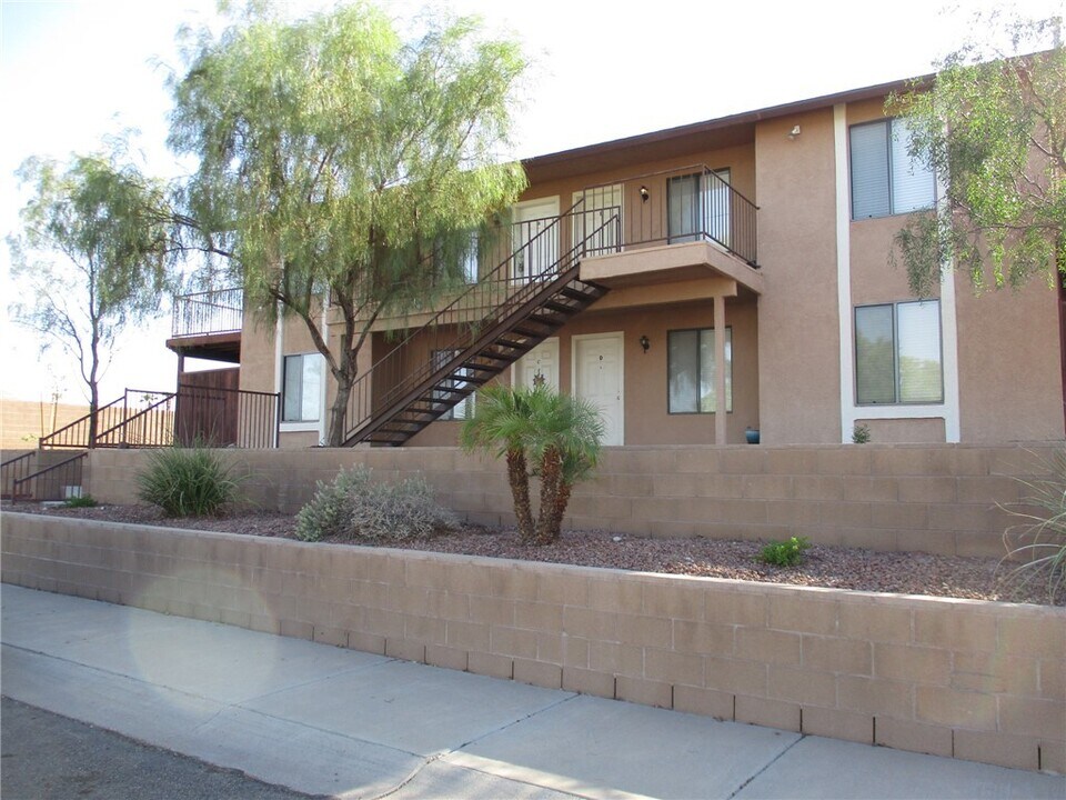 2801 Paloma Senda in Bullhead City, AZ - Building Photo