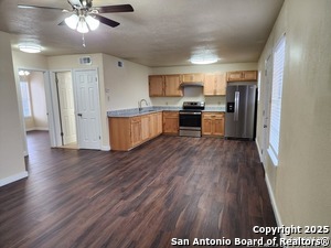 120 Delmar St in San Antonio, TX - Foto de edificio - Building Photo