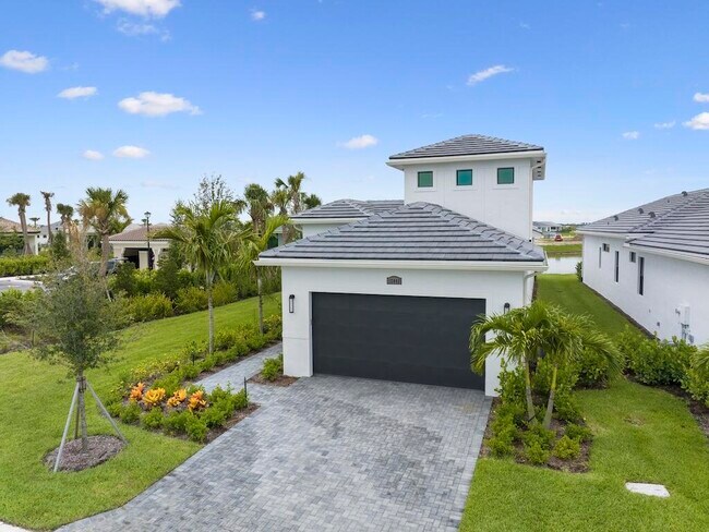 12442 SW Lunata Way in Port St. Lucie, FL - Building Photo - Building Photo