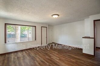 920 13th St NE in Salem, OR - Building Photo - Building Photo