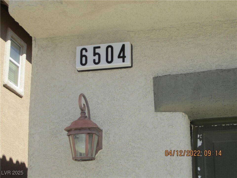 6504 Blessed Thistle Ave in Las Vegas, NV - Foto de edificio