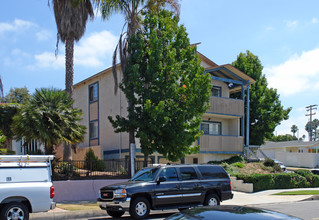 402 N Clementine St in Oceanside, CA - Building Photo - Building Photo