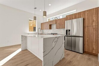 2206 Arroyo Ave in Dallas, TX - Building Photo - Building Photo