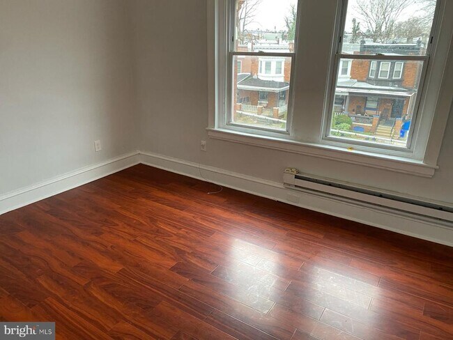 1221 S 52nd St in Philadelphia, PA - Building Photo - Building Photo