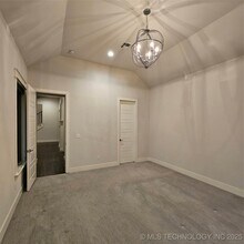 1040 E 38th St in Tulsa, OK - Building Photo - Building Photo