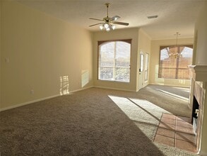 2121 Crimson Lake Ln in League City, TX - Building Photo - Building Photo