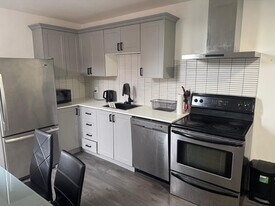 4827 Saint-Urbain Rue in Montréal, QC - Building Photo