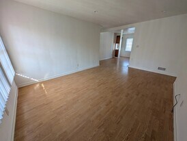 1051 S Wooster St, Unit 7 in Los Angeles, CA - Building Photo