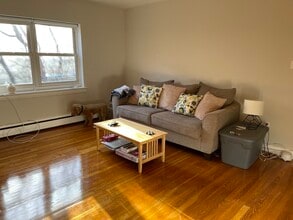 43 Selkirk Rd in Boston, MA - Foto de edificio - Building Photo