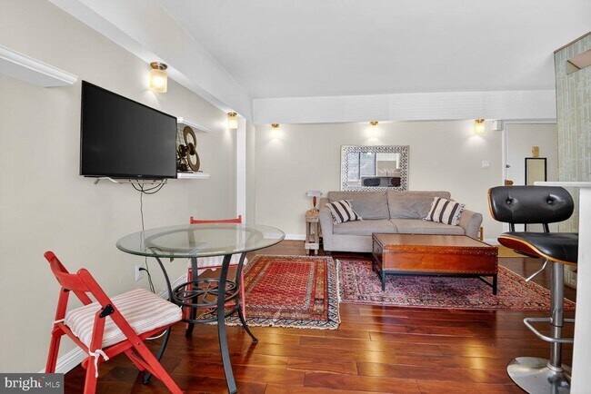 3701 Connecticut Ave NW in Washington, DC - Building Photo - Building Photo