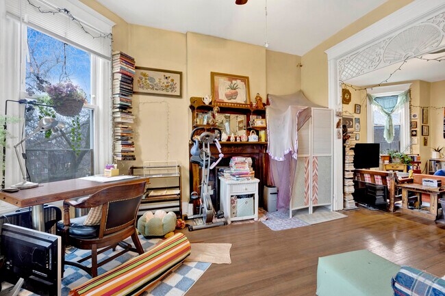 2735 W Potomac Ave in Chicago, IL - Building Photo - Building Photo