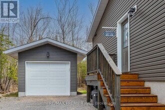 2288 Champlain Rd in Tiny, ON - Building Photo - Building Photo
