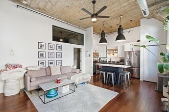 1521 W Haddon Ave in Chicago, IL - Building Photo - Building Photo