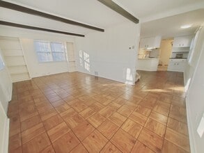 36 Givens Ave, Unit 1 in Stamford, CT - Foto de edificio - Building Photo