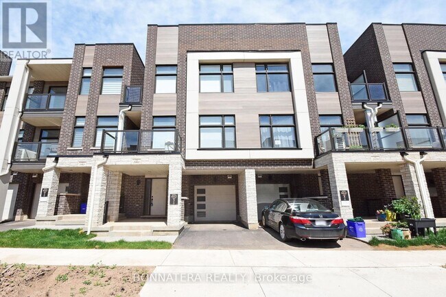 2461 Belt Ln in Oakville, ON - Building Photo - Building Photo