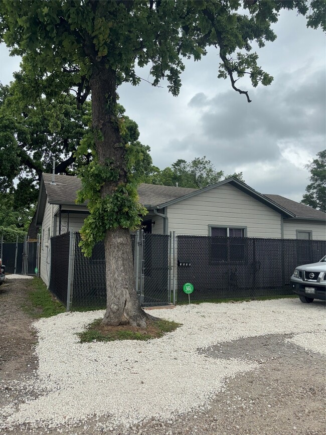 property at 1408 W 34th St