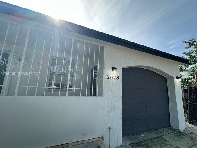 2628 Fletcher Ct in Hollywood, FL - Building Photo - Building Photo