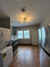 74 Baldwin Ave, Unit 2 in Jersey City, NJ - Foto de edificio - Building Photo