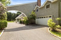 25 Deerwood Path in Sag Harbor, NY - Building Photo - Building Photo