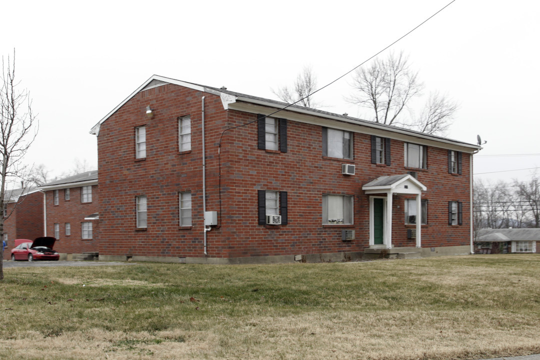 Meadowood Apartments in Louisville, KY - Building Photo