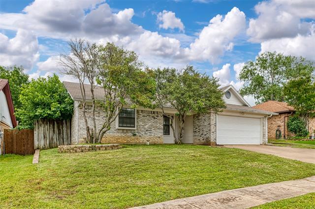 6433 Westridge Dr in Watauga, TX - Foto de edificio - Building Photo