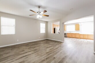 7194 Temecula Valley Ave in Las Vegas, NV - Building Photo - Building Photo