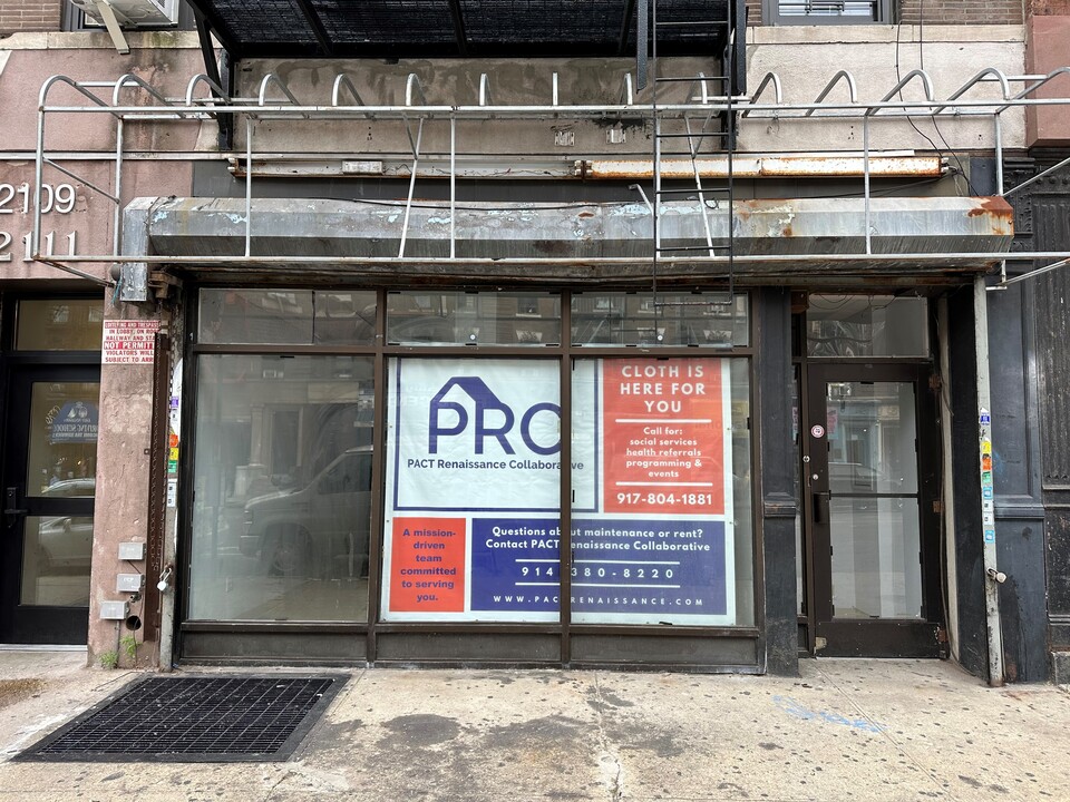 2109 Amsterdam Ave in New York, NY - Building Photo