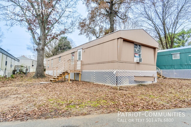 property at 1305 N Floyd St