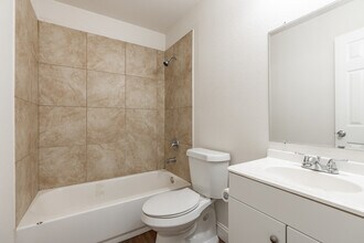 Urban Bayou Apartments in Memphis, TN - Building Photo - Interior Photo