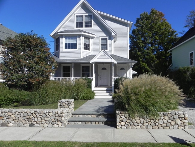 7 Hawkins Ave