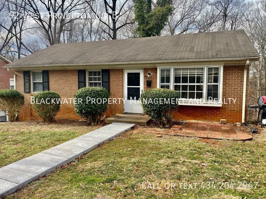 92 W Princeton Cir Cir in Lynchburg, VA - Building Photo