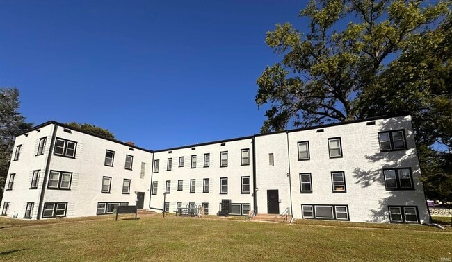 property at 2024 Lincoln Ave