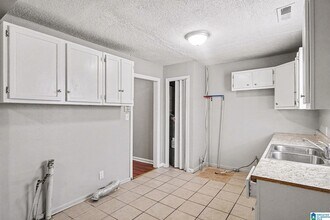 1872 Princeton Ct SW in Birmingham, AL - Foto de edificio - Building Photo