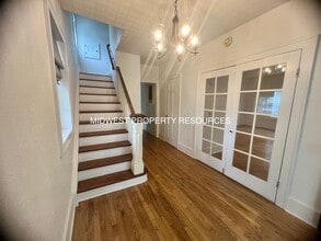 501 SE Miller St in Lee's Summit, MO - Building Photo - Building Photo