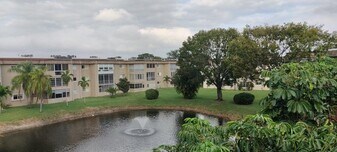 715 Lori Dr in Palm Springs, FL - Building Photo