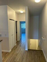 280 Crestwood Cir-Unit -203 in Royal Palm Beach, FL - Foto de edificio - Building Photo