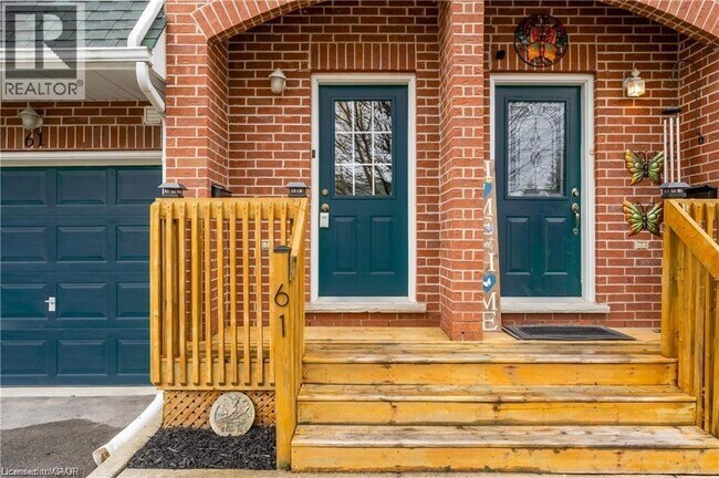 42 Green Valley Dr in Kitchener, ON - Building Photo - Building Photo