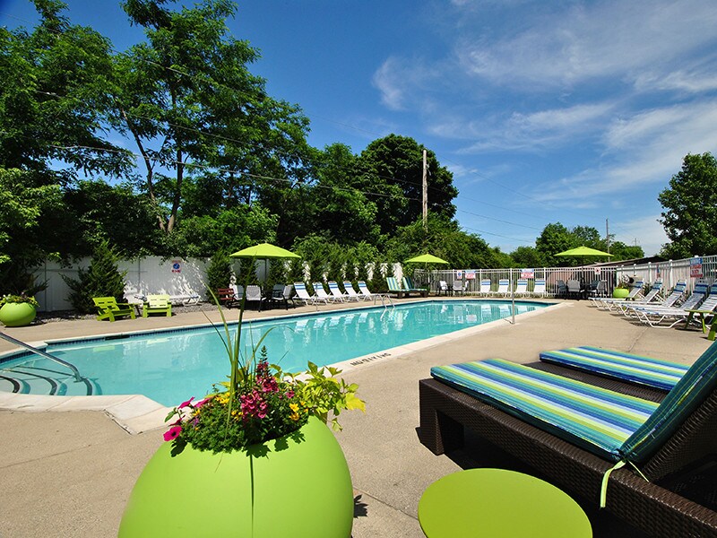 Cedaridge in Farmington Hills, MI - Foto de edificio