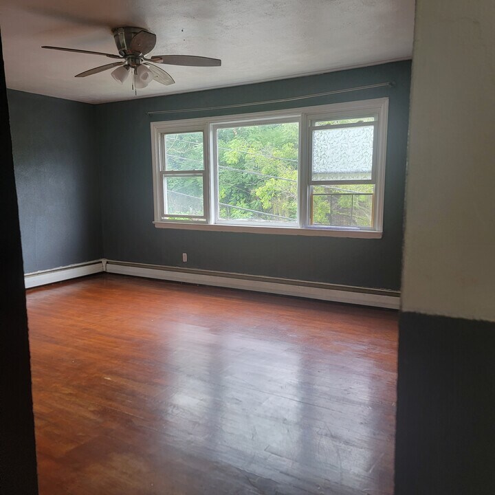 21-23 Oxford St, Unit 2 floor in Paterson, NJ - Foto de edificio