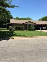 3103 Lourdes St in Dallas, TX - Building Photo