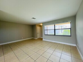 847 SE 8th Ter in Cape Coral, FL - Building Photo - Building Photo