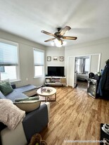17 Morris St in Boston, MA - Building Photo