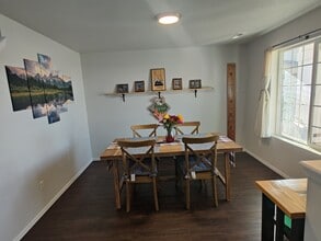 1690 SW Gabar Ct in Mountain Home, ID - Building Photo - Building Photo